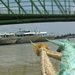 Tetőzik a Duna Komáromnál - hajók várják az apadást